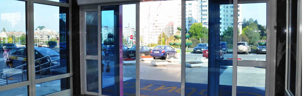 Установка автоматических дверей в Донецке | Мир Ворот