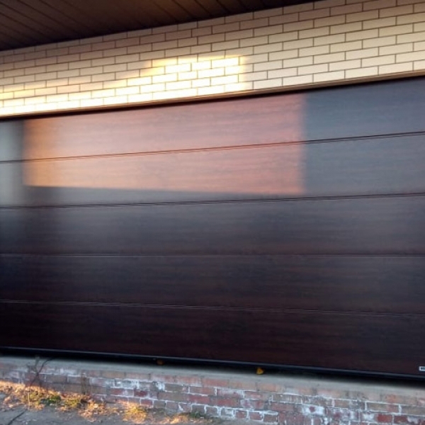 Секционные гаражные ворота Hormann LPU 42