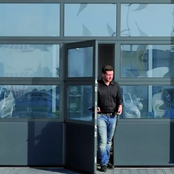 Панорамные ворота Hormann APU F42