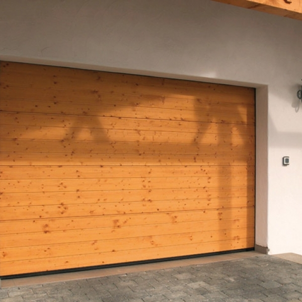 Деревянные гаражные ворота Hormann LTH 42 